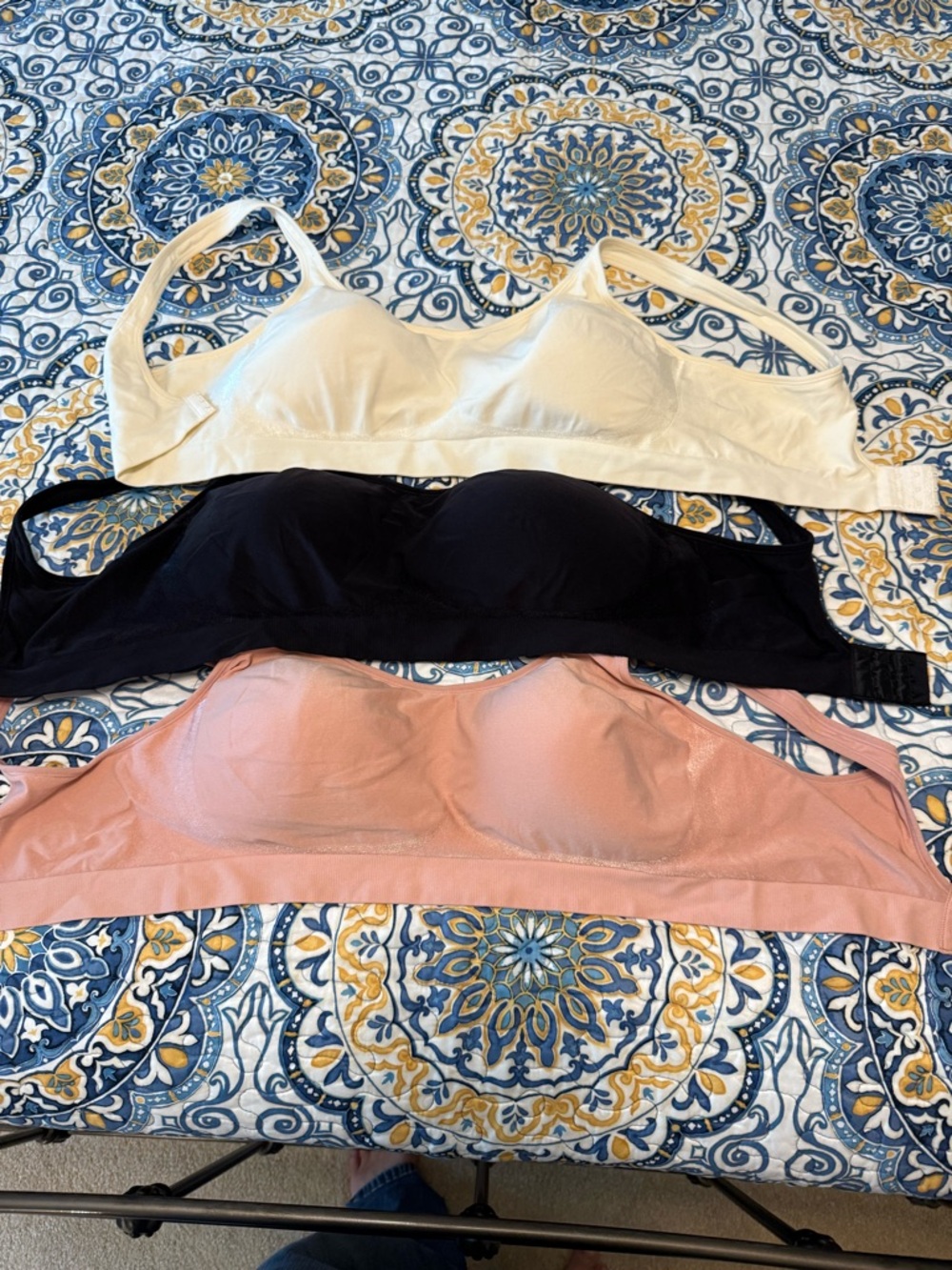Truekind wireless comfort bras , like new , sz 3 XL